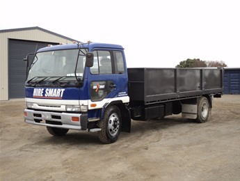 Nissan Tip Truck